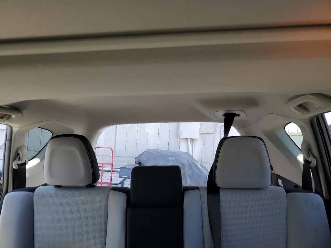 2018 Toyota RAV 4 - Image 10