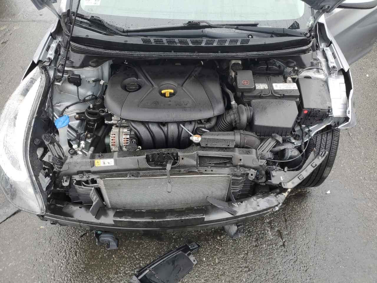 2016 Hyundai Elantra - Image 11