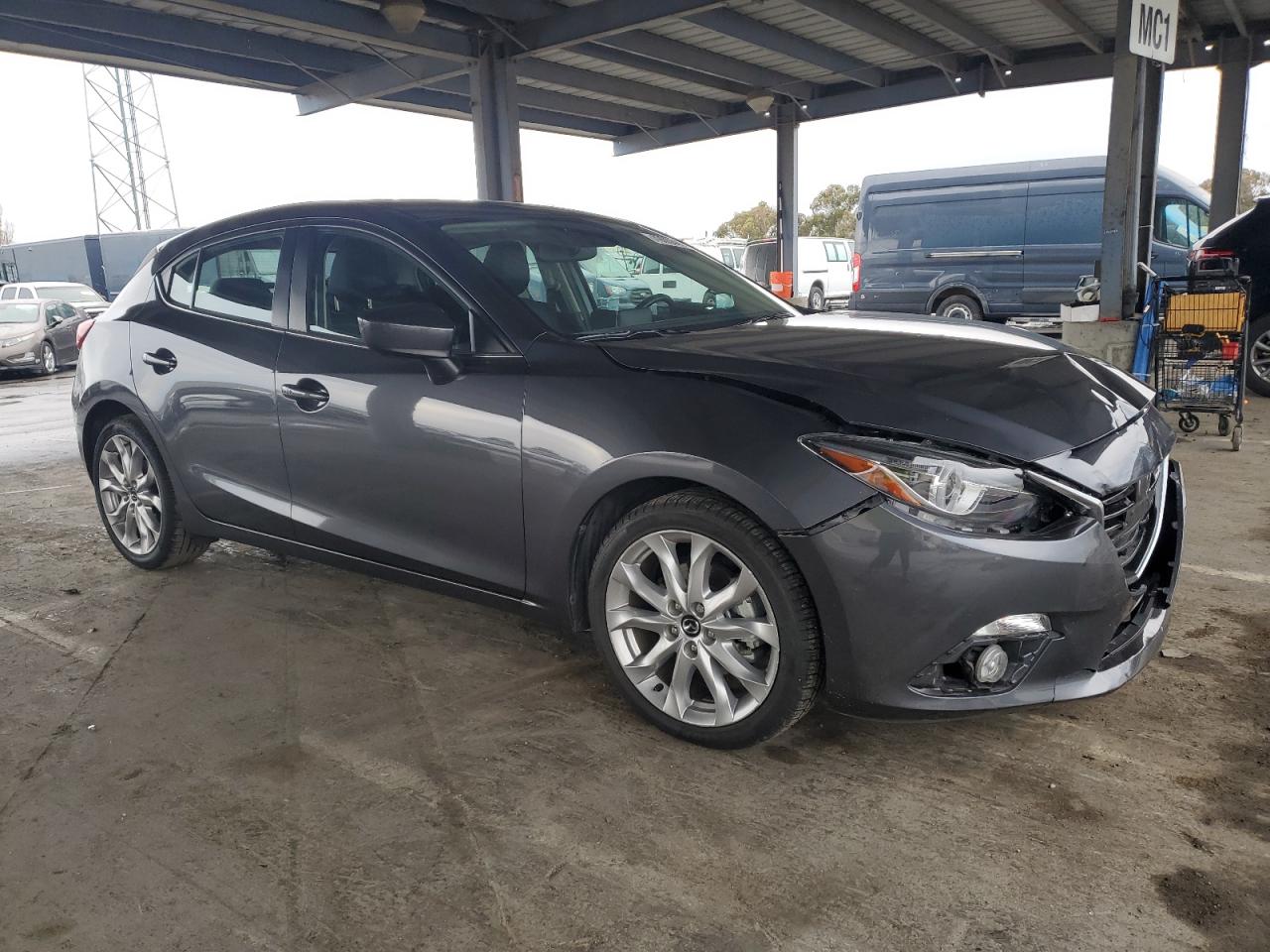 2016 Mazda 3 - Image 4