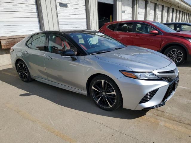  TOYOTA CAMRY 2019 Srebrny