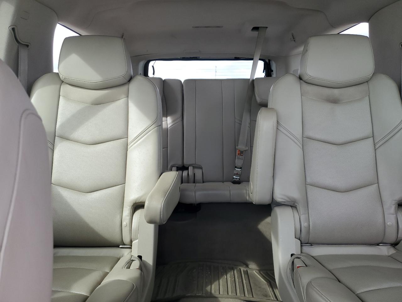 2015 Cadillac Escalade - Image 10