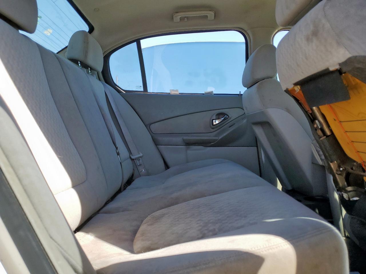 2005 Chevrolet Malibu - Image 10