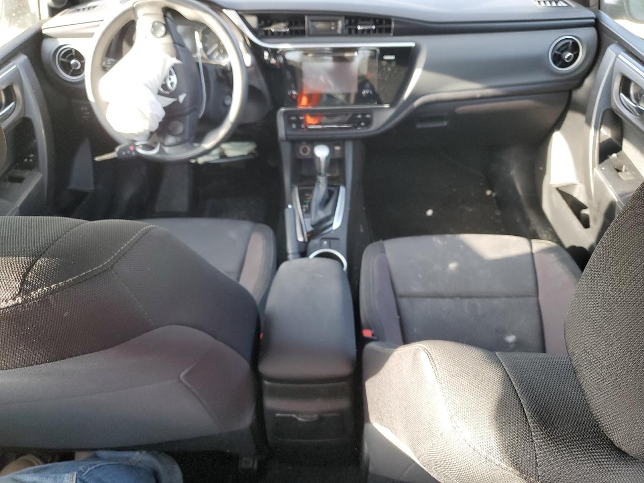 2017 Toyota Corolla L VIN: 5YFBURHE8HP617827 Lot: 49122865