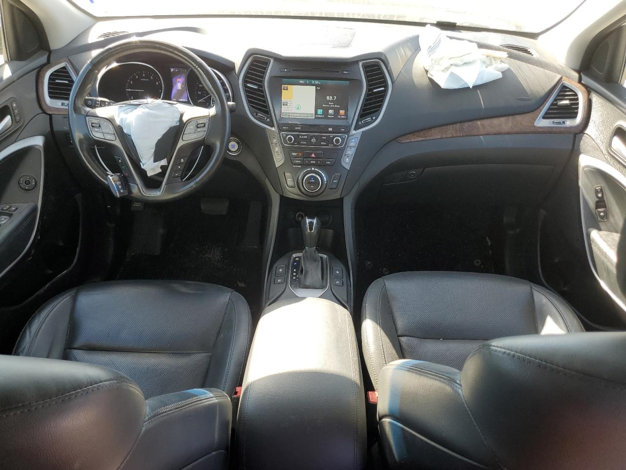 2017 Hyundai Santa Fe - Image 8