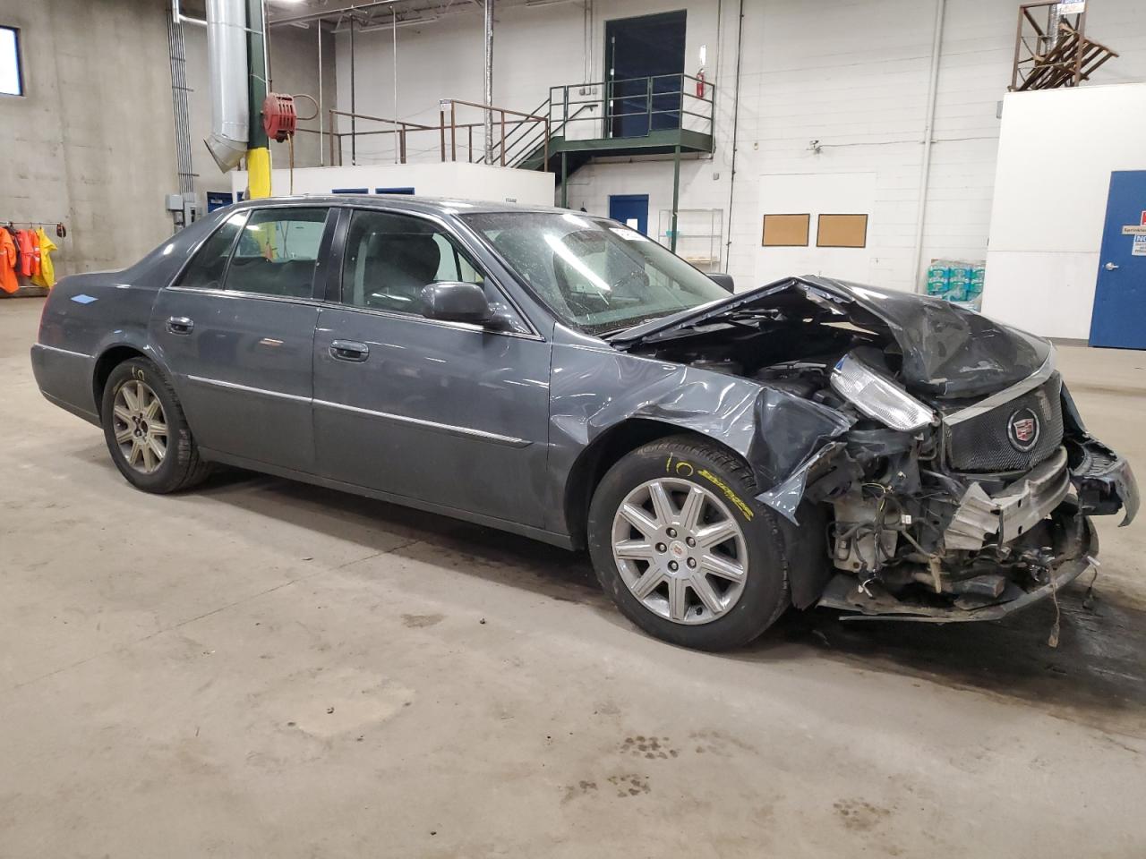 2011 Cadillac DTS - Image 4