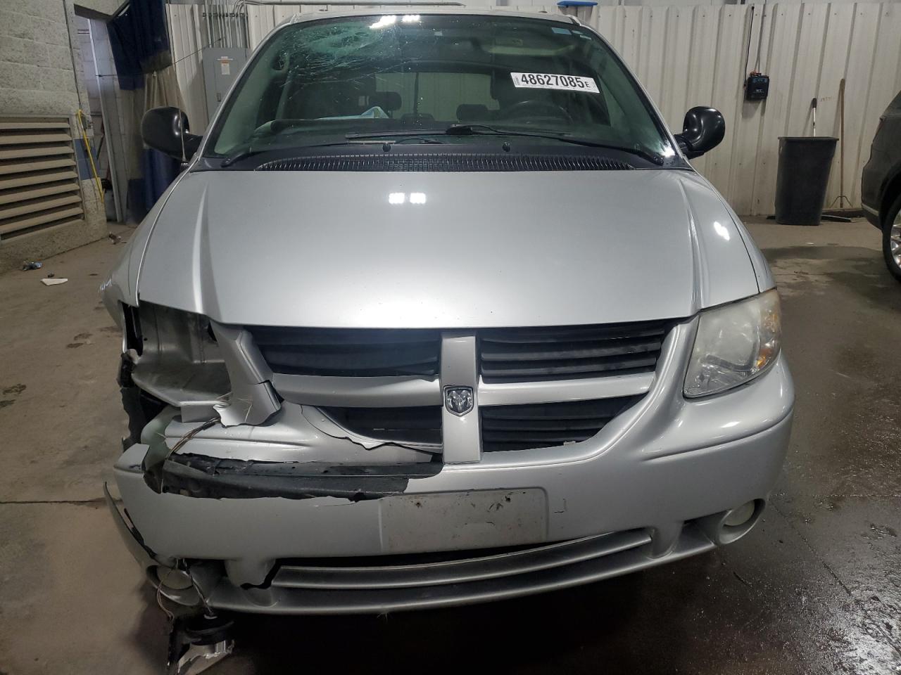 2005 Dodge Caravan - Image 5