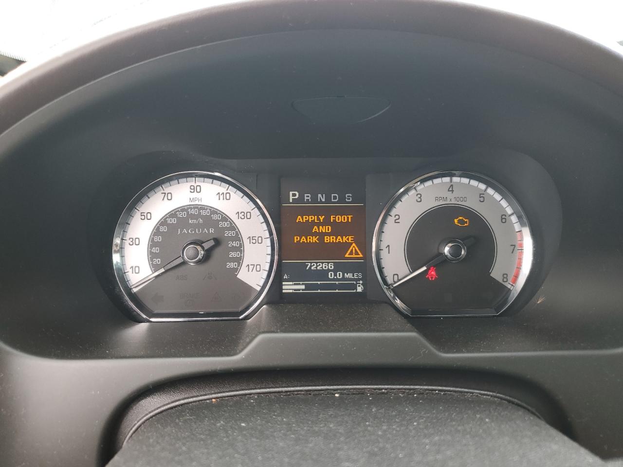 2010 Jaguar XF - Image 9