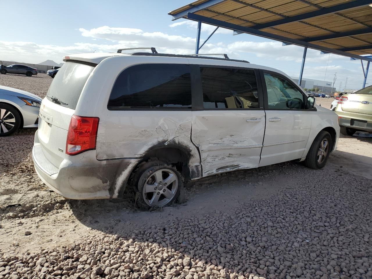 2013 Dodge Caravan - Image 3