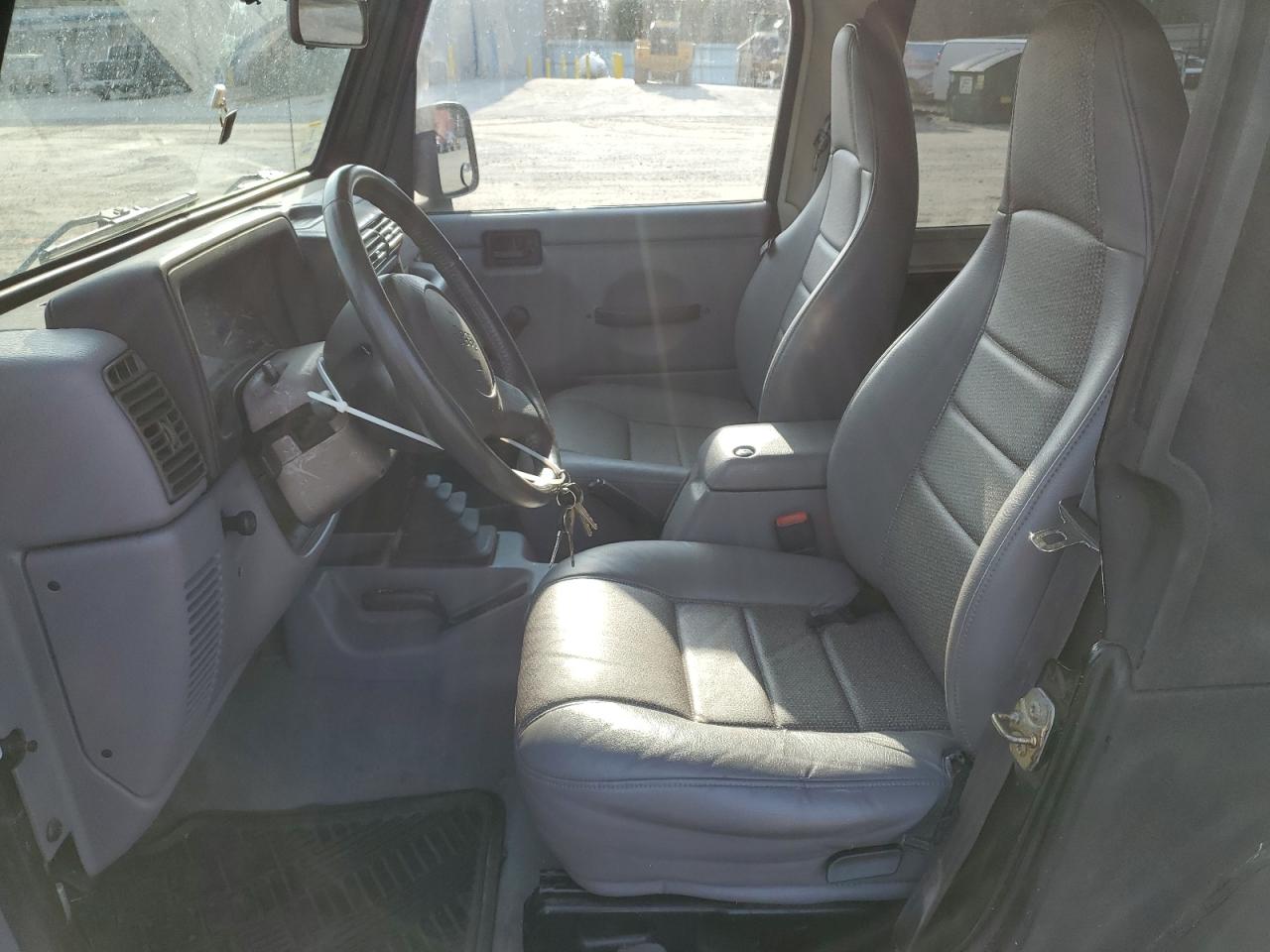 1997 Jeep Wrangler - Image 7