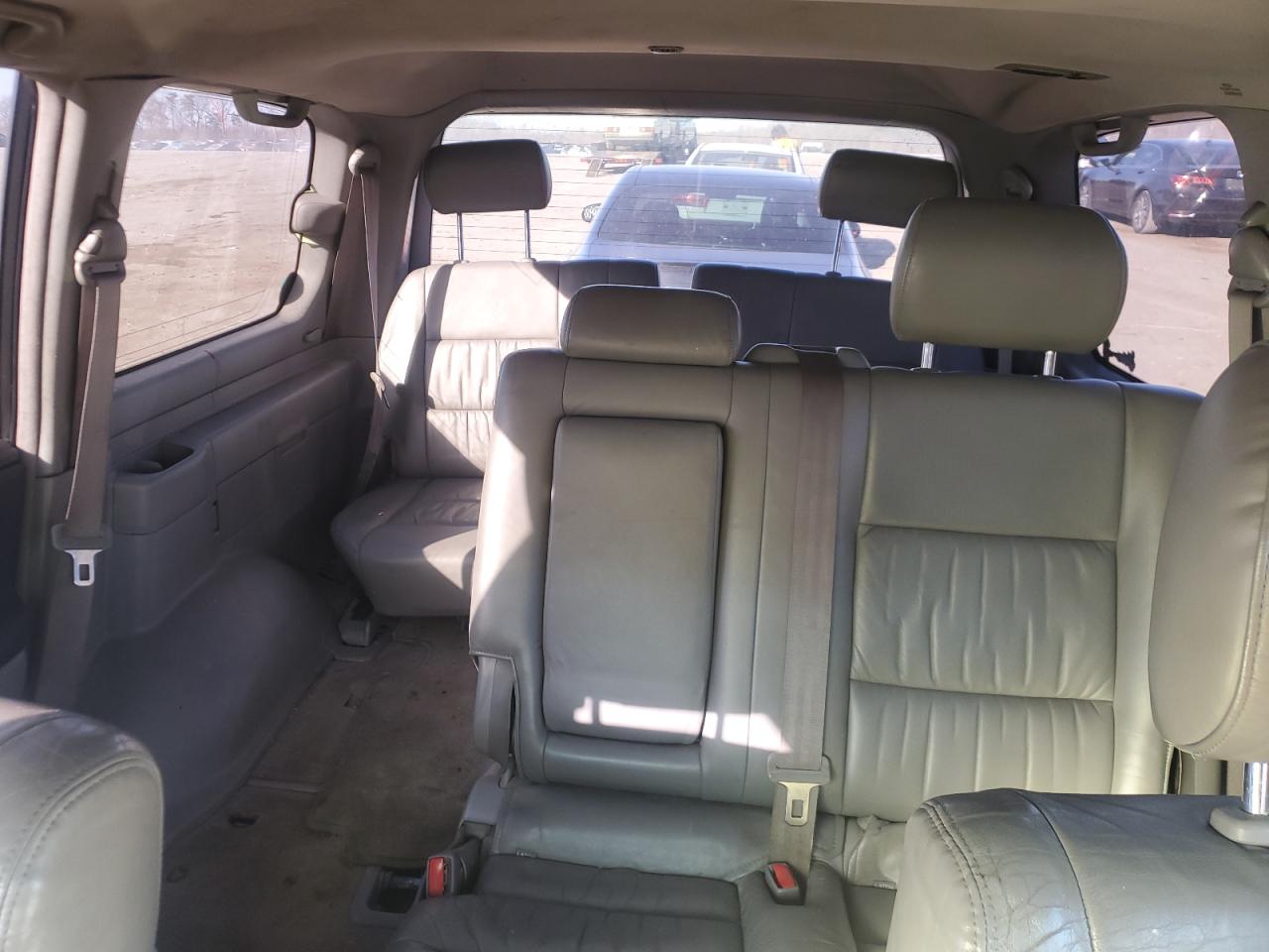 2003 Toyota Land Cruiser - Image 10