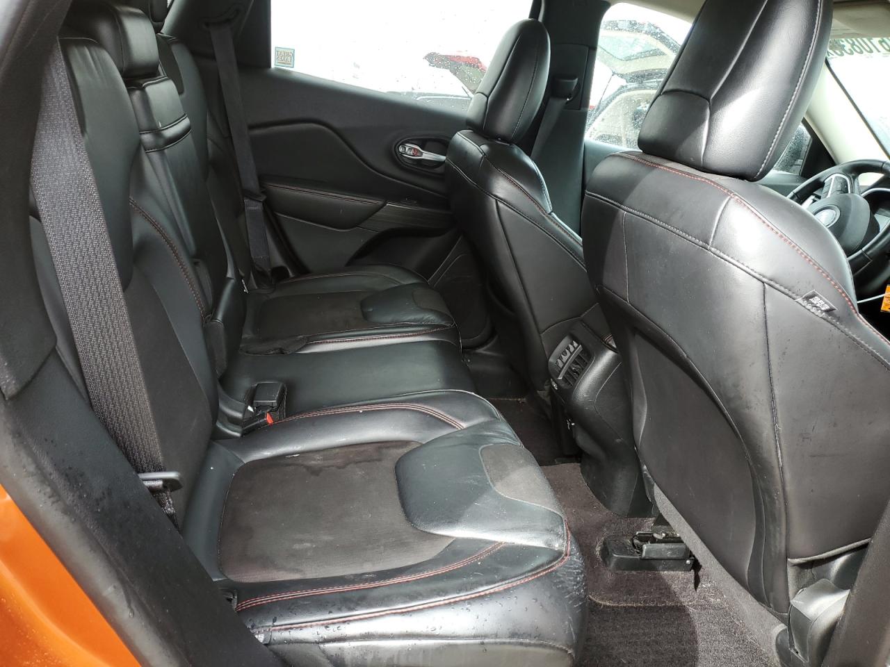 2016 Jeep Cherokee - Image 11