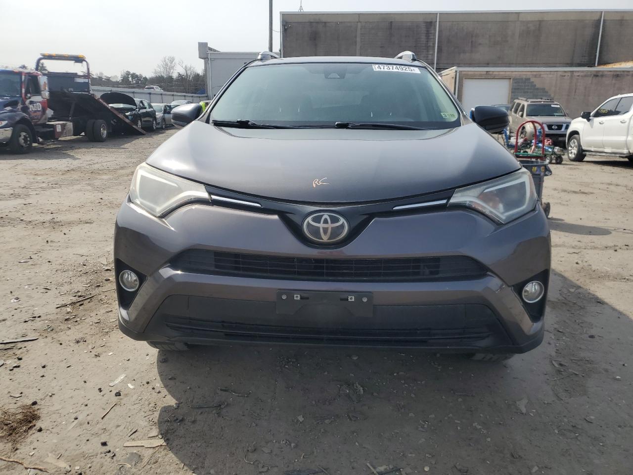 2017 Toyota RAV 4 - Image 5