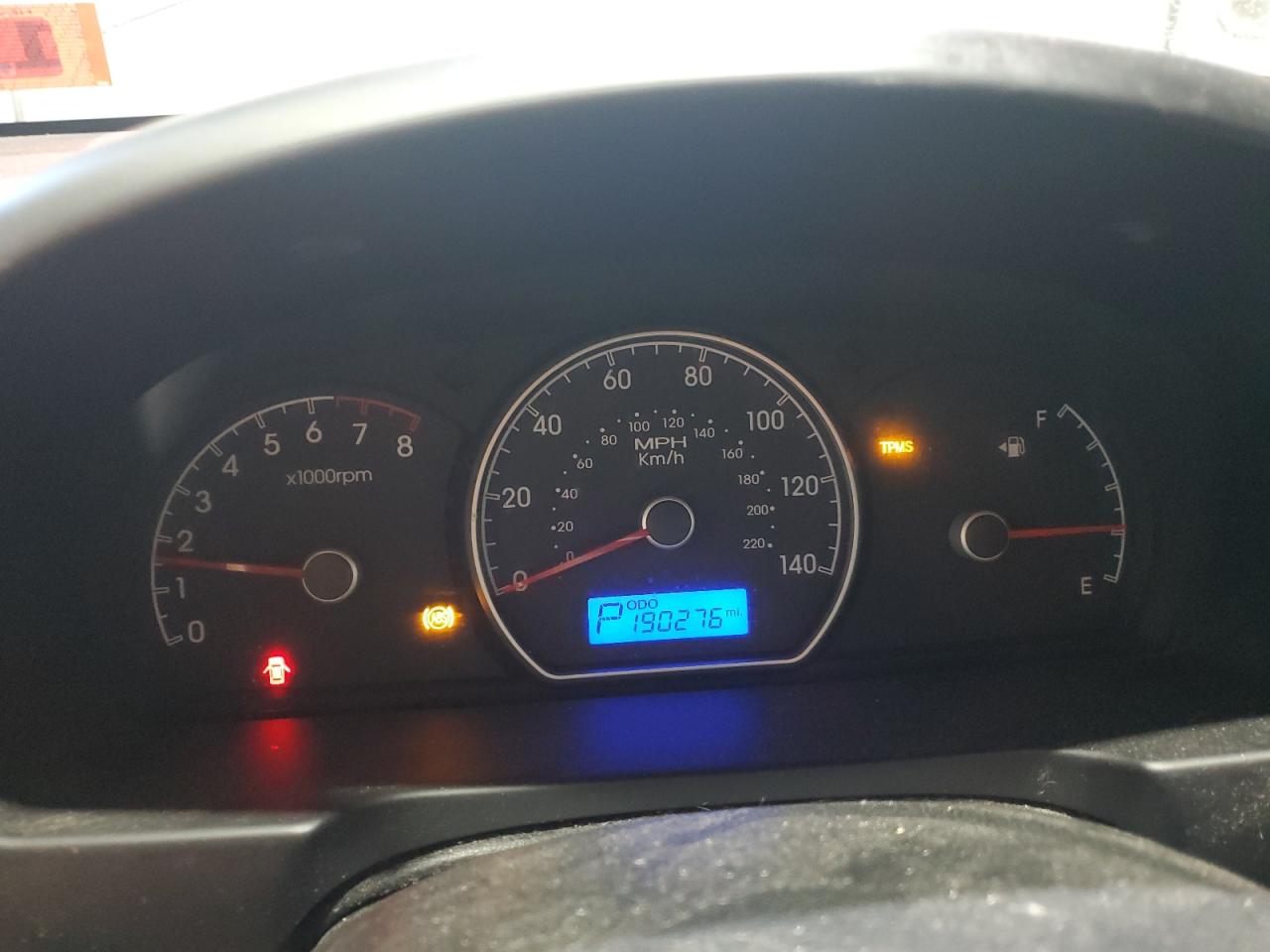 2010 Hyundai Elantra - Image 9