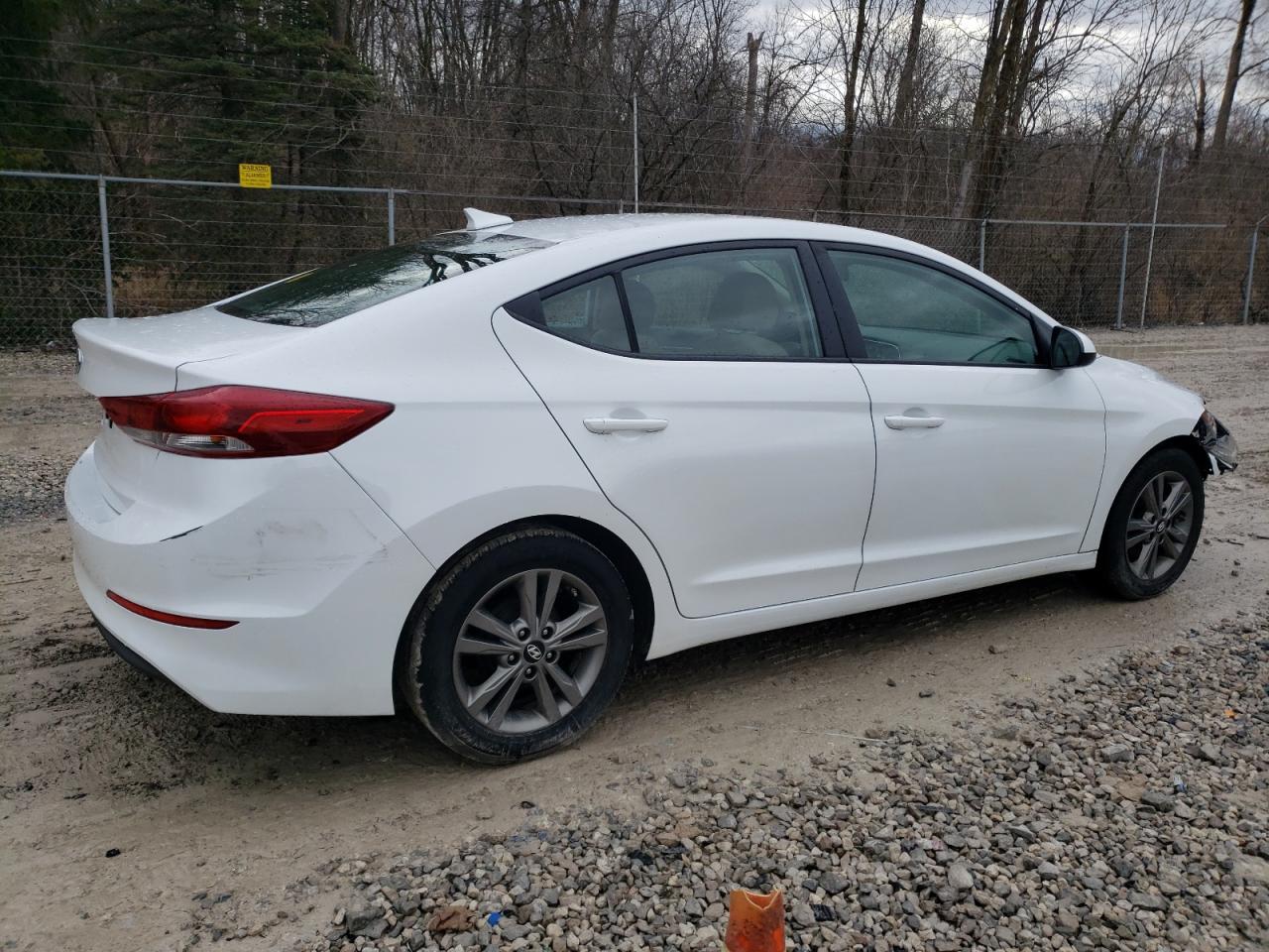 2017 Hyundai Elantra - Image 3
