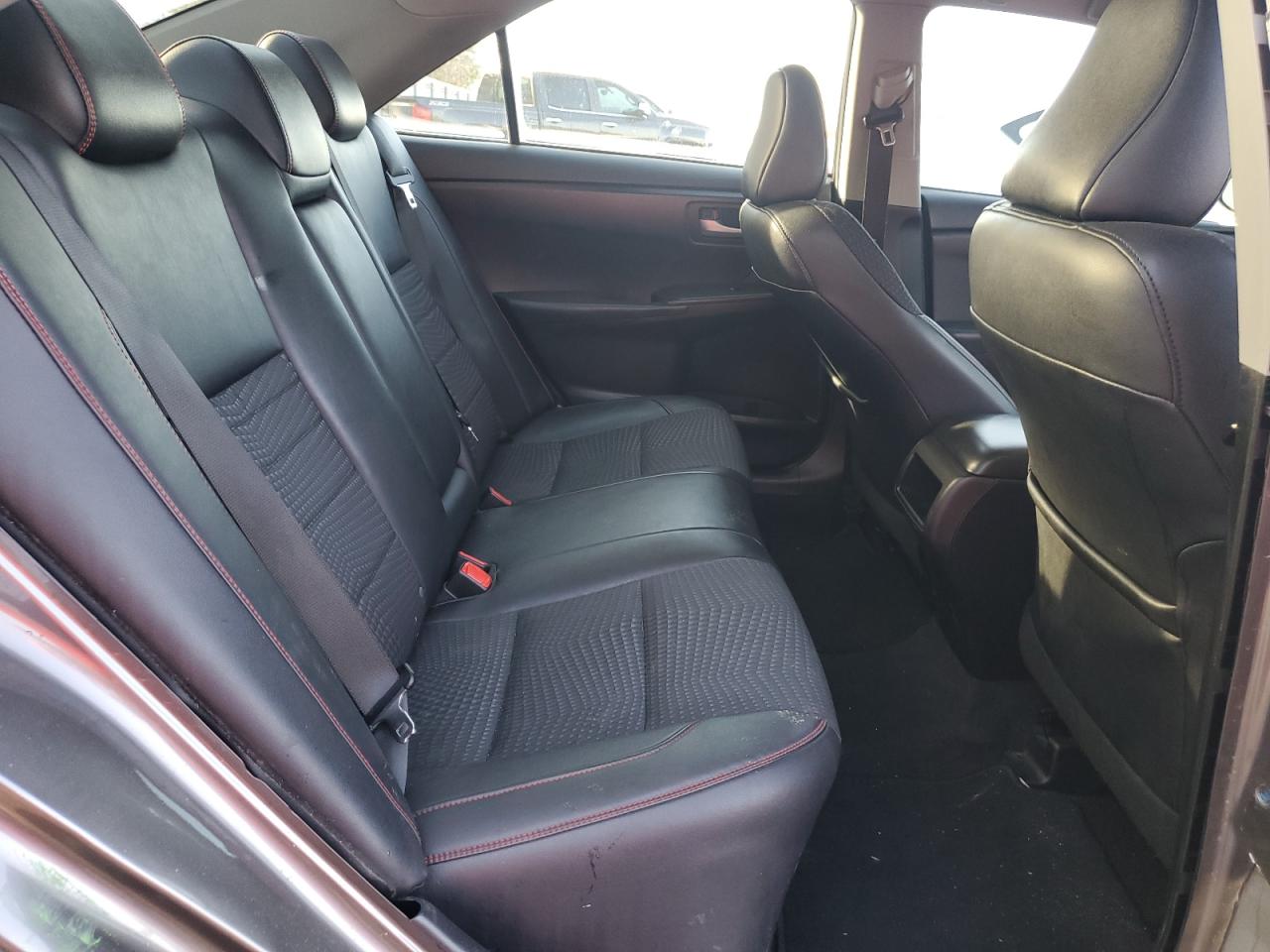 2015 Toyota Camry - Image 10