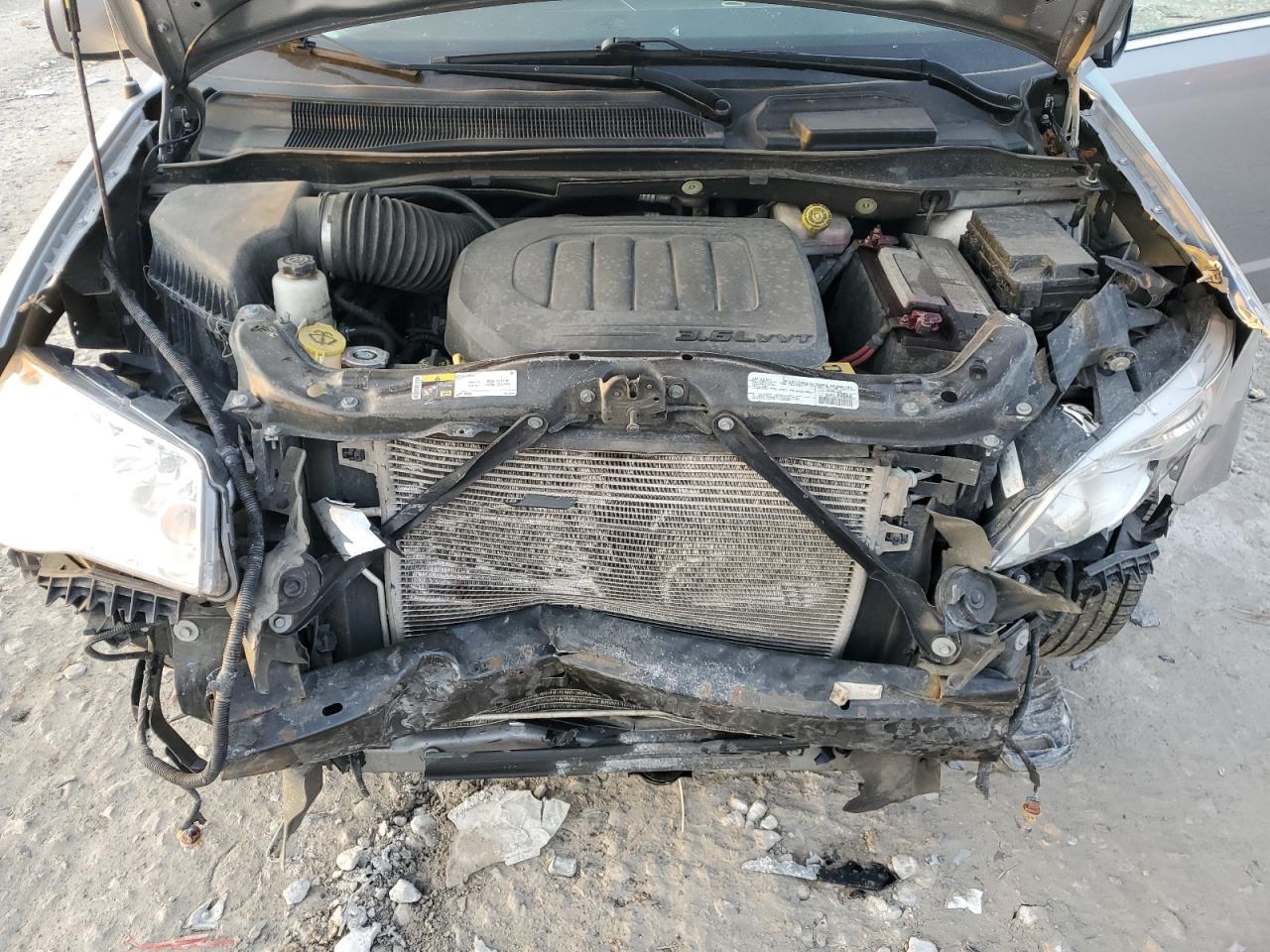 2019 Dodge Caravan - Image 13