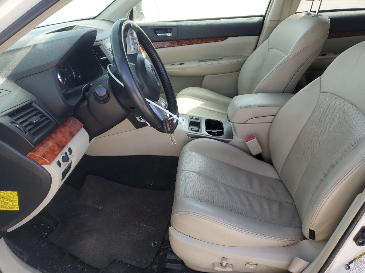 2011 Subaru Outback - Image 7