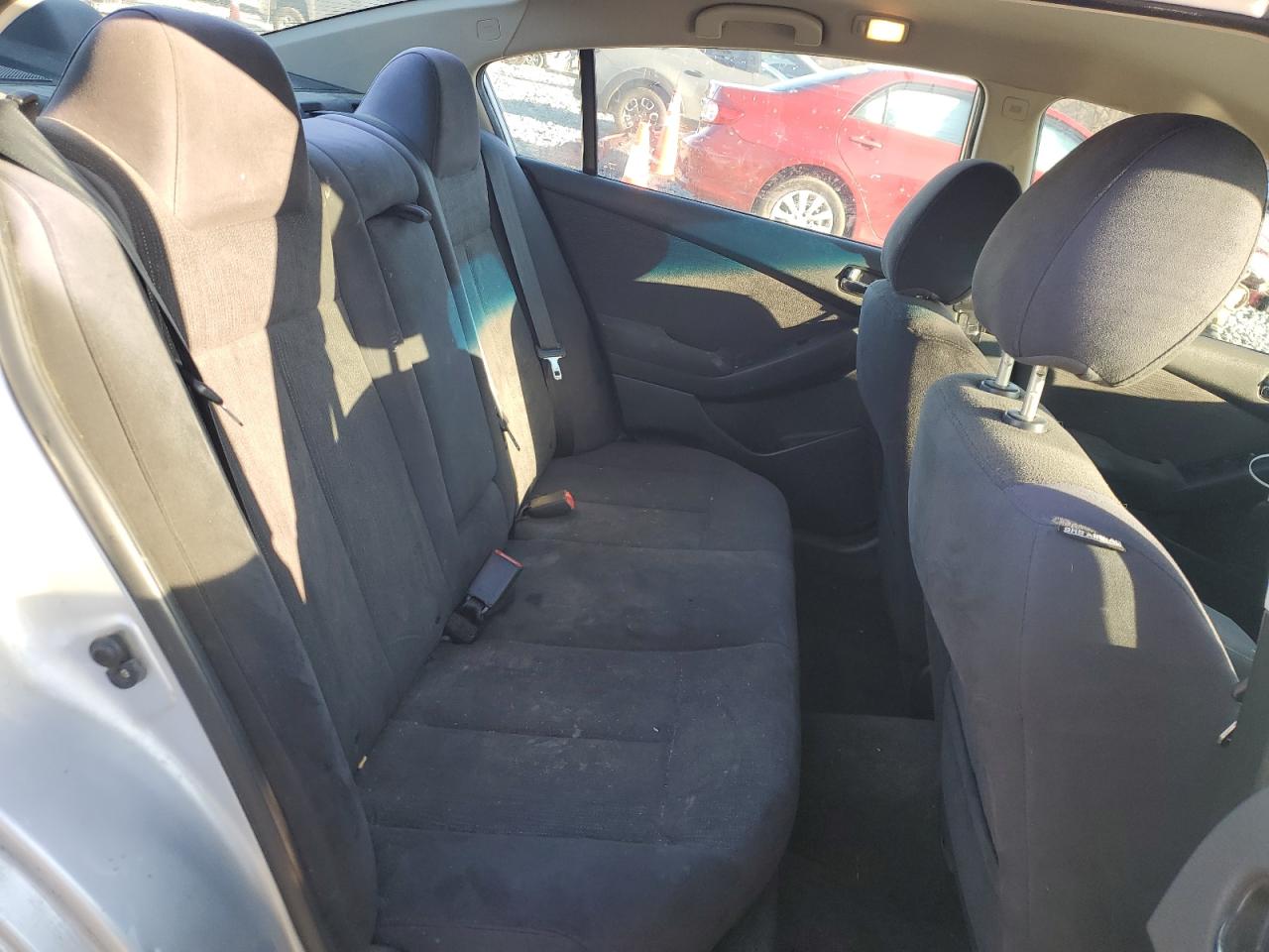 2012 Nissan Altima - Image 10