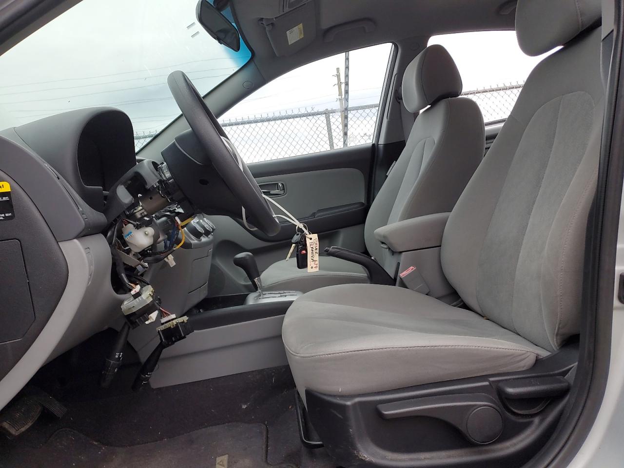 2010 Hyundai Elantra - Image 7