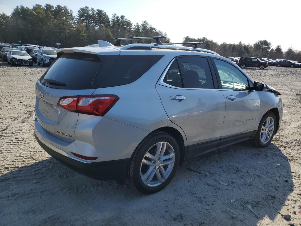 2019 Chevrolet Equinox - Image 3