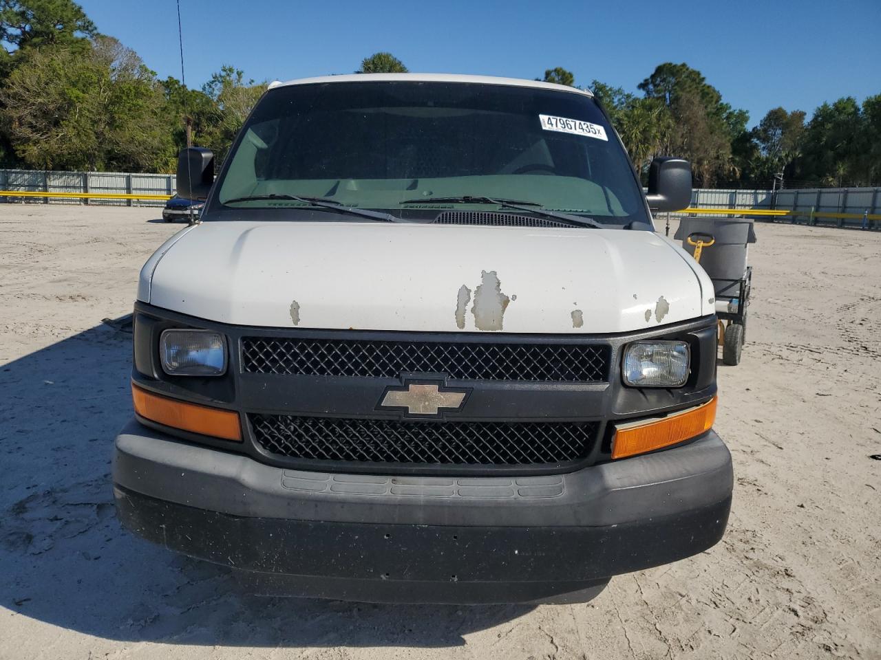 2011 Chevrolet Express - Image 5
