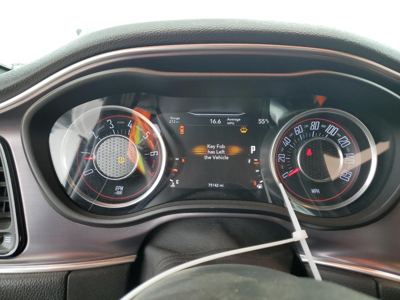 Image 9 of 2015 Dodge Challenger salvage vehicle - Lot #47399615 at Copart