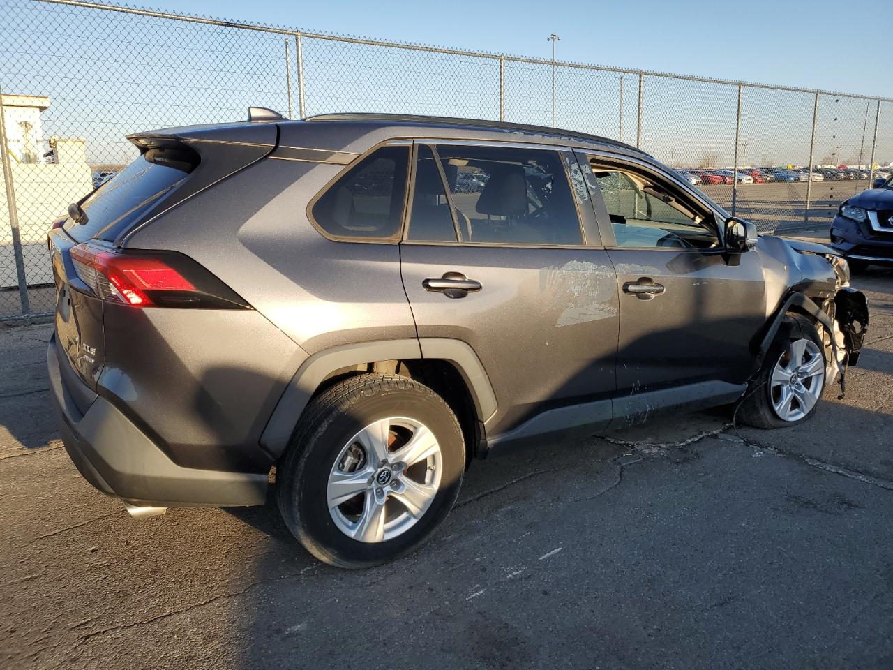 2019 Toyota RAV 4 - Image 3