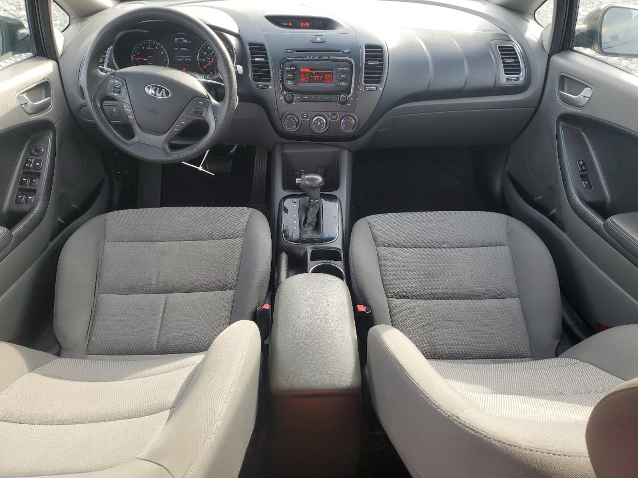 2017 Kia Forte - Image 8