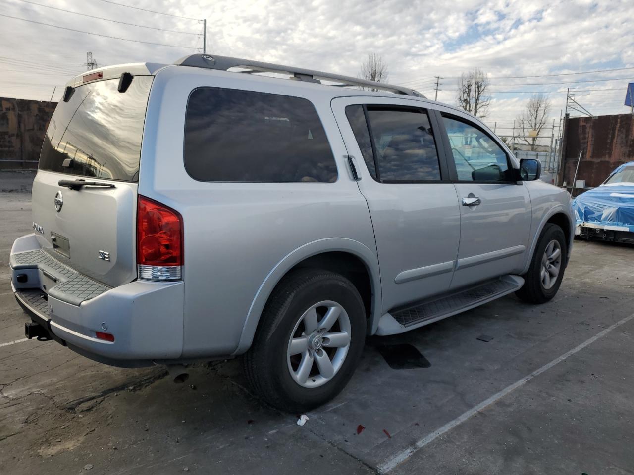 2010 Nissan Armada - Image 3