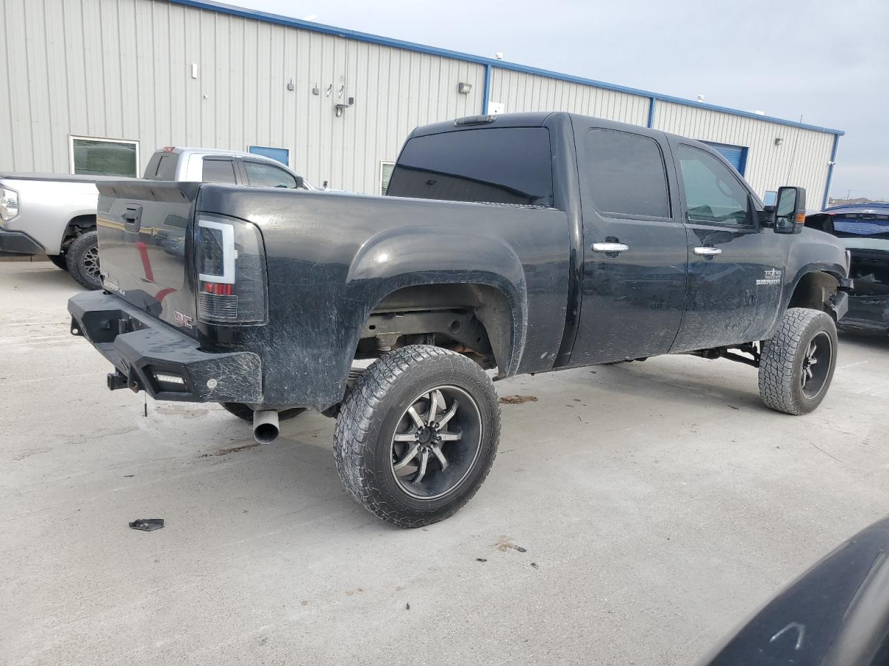 2011 GMC Sierra - Image 3