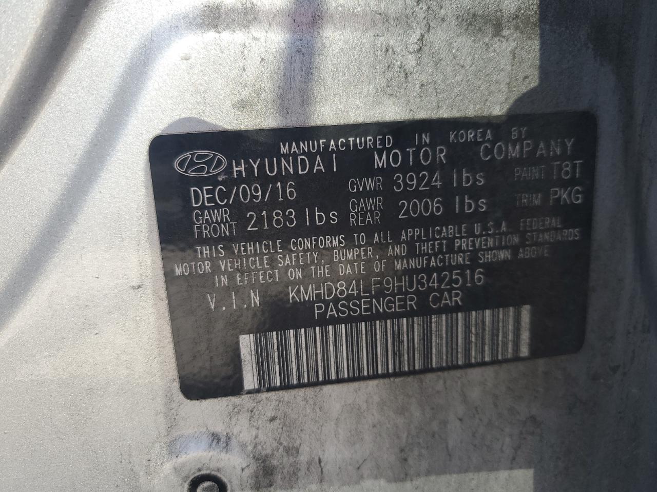 2017 Hyundai Elantra - Image 12