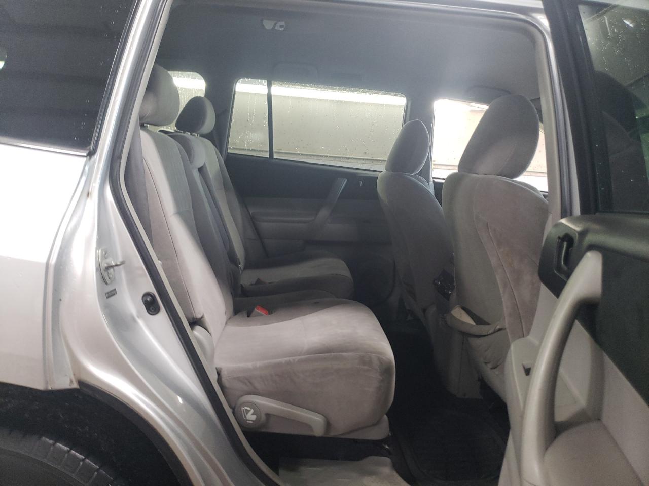 2011 Toyota Highlander - Image 10