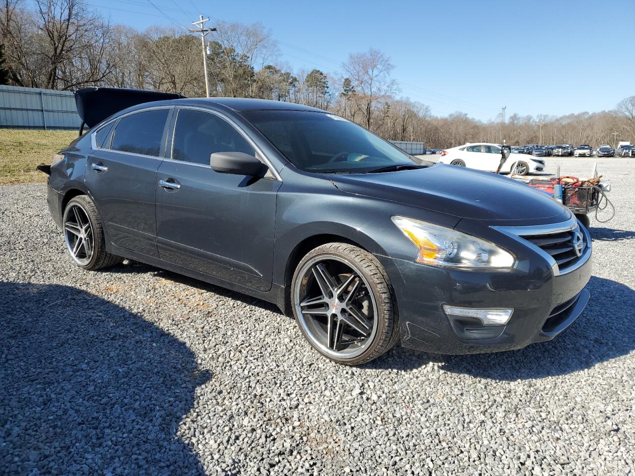 2015 Nissan Altima - Image 4