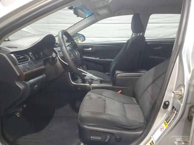 Sedans TOYOTA CAMRY 2016 Srebrny