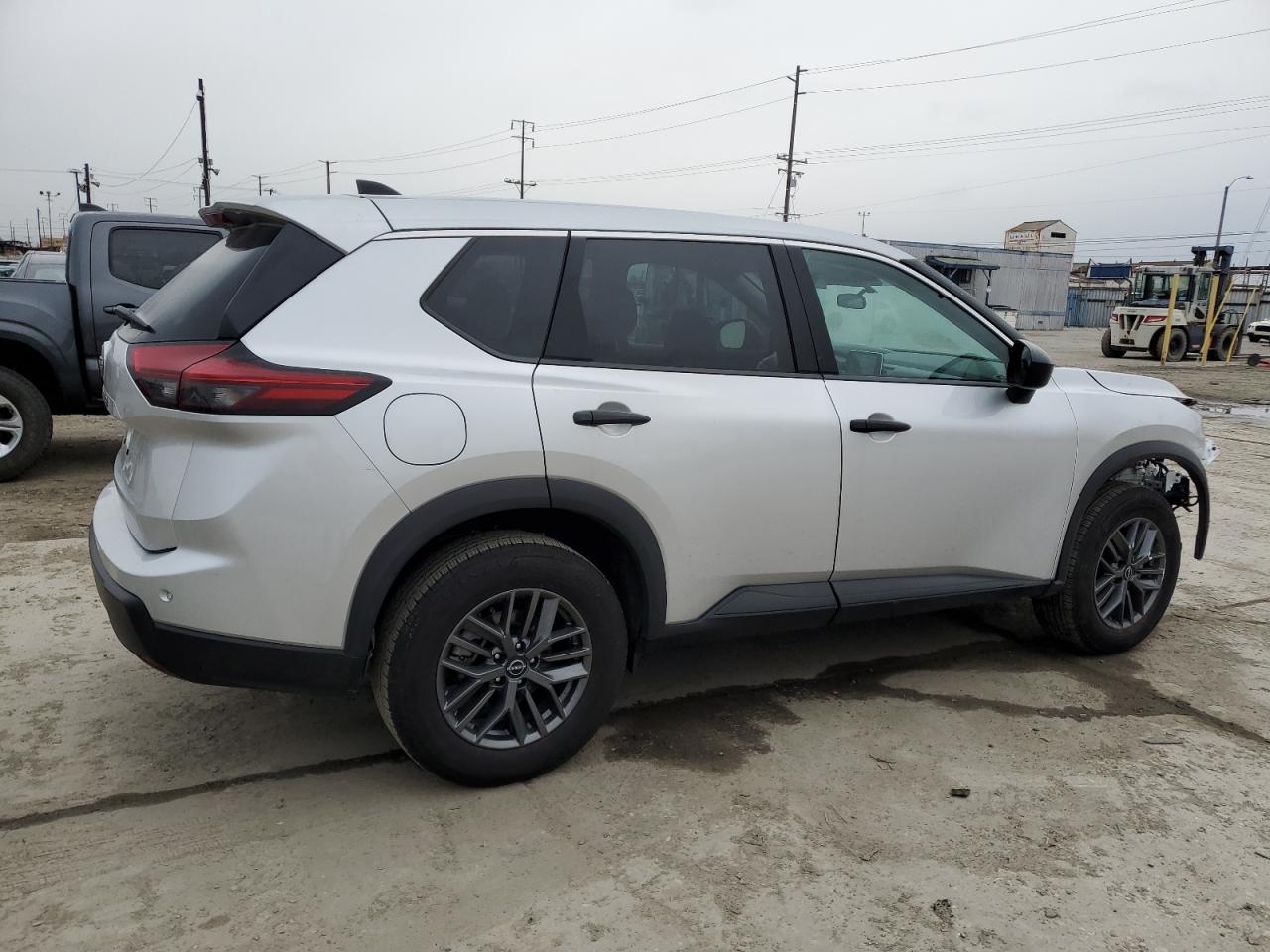 2024 Nissan Rogue - Image 3