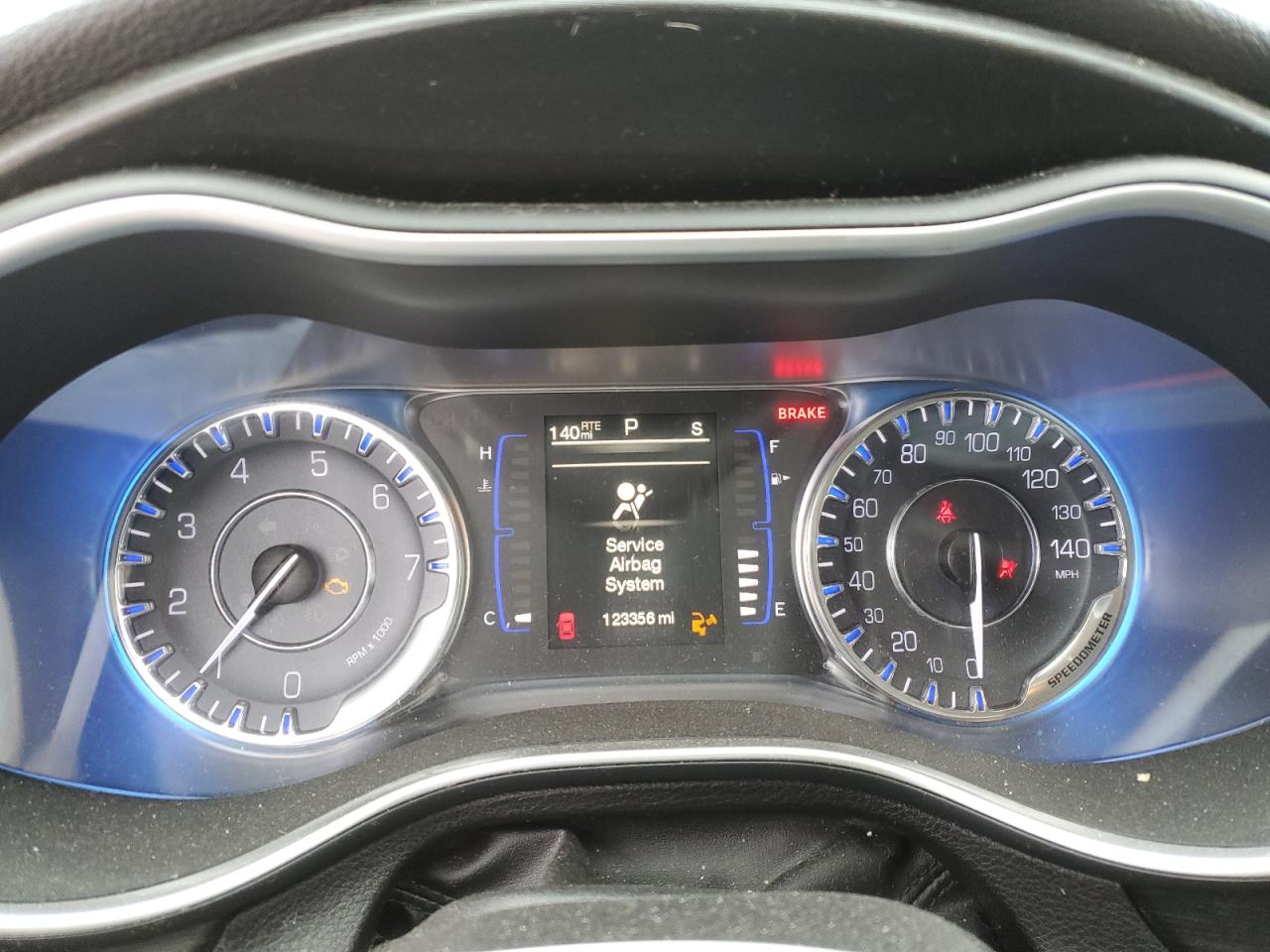 2015 Chrysler 200 - Image 9