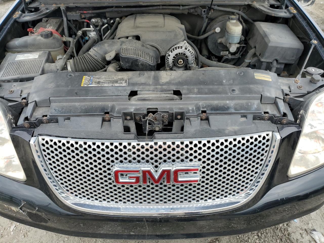 2009 GMC Yukon - Image 12