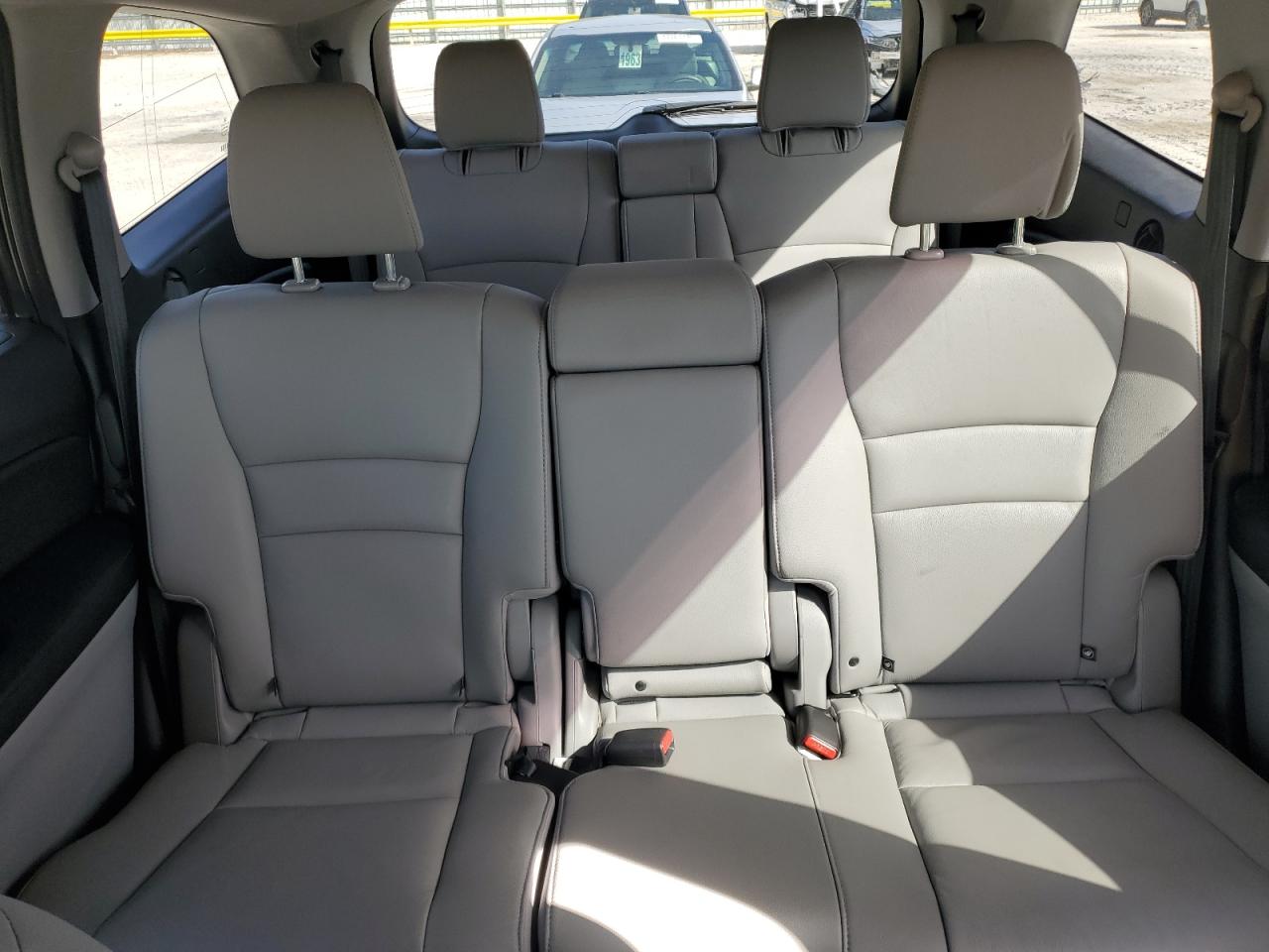 2017 Honda Pilot - Image 10