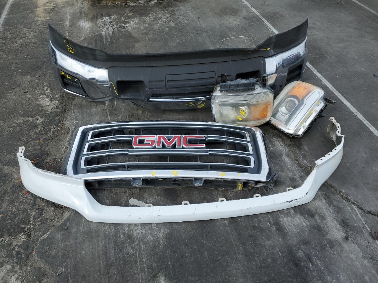 2014 GMC Sierra - Image 12