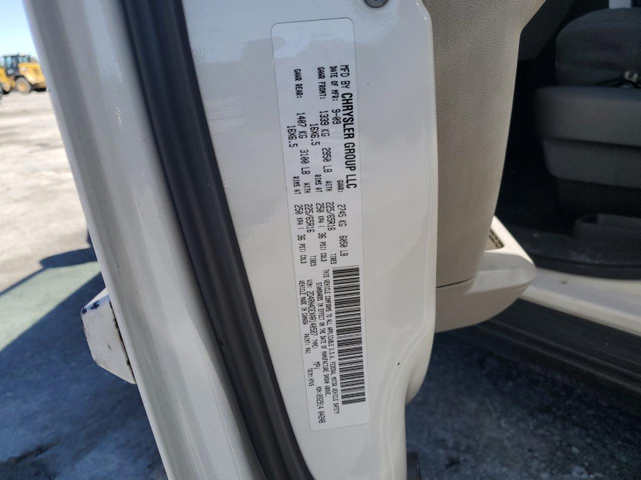 2010 Dodge Caravan - Image 13