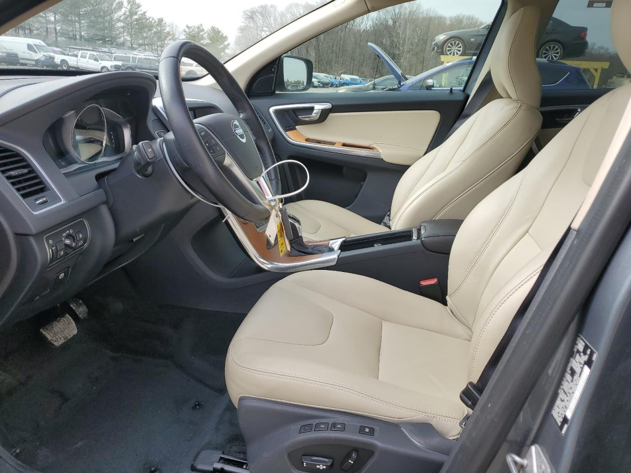 2017 Volvo XC60 - Image 7