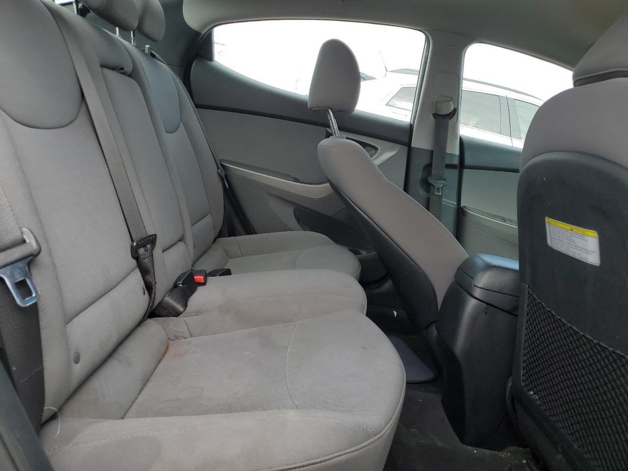 2014 Hyundai Elantra - Image 10