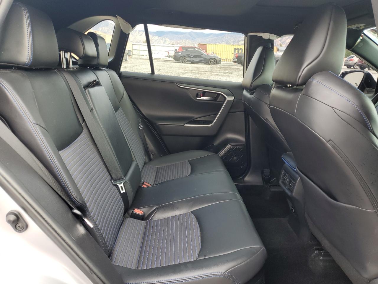 2021 Toyota RAV 4 - Image 12
