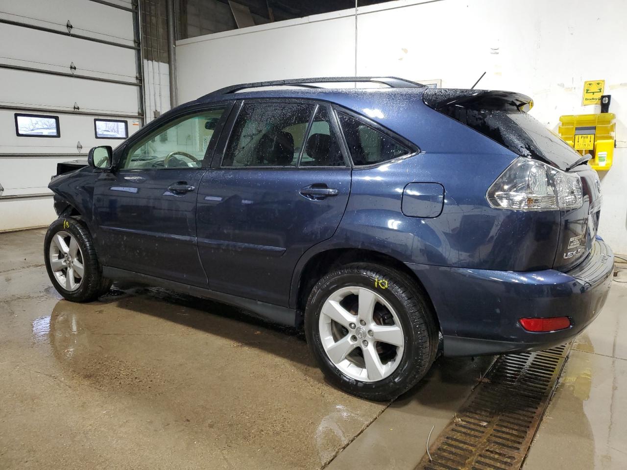 2004 Lexus RX - Image 2