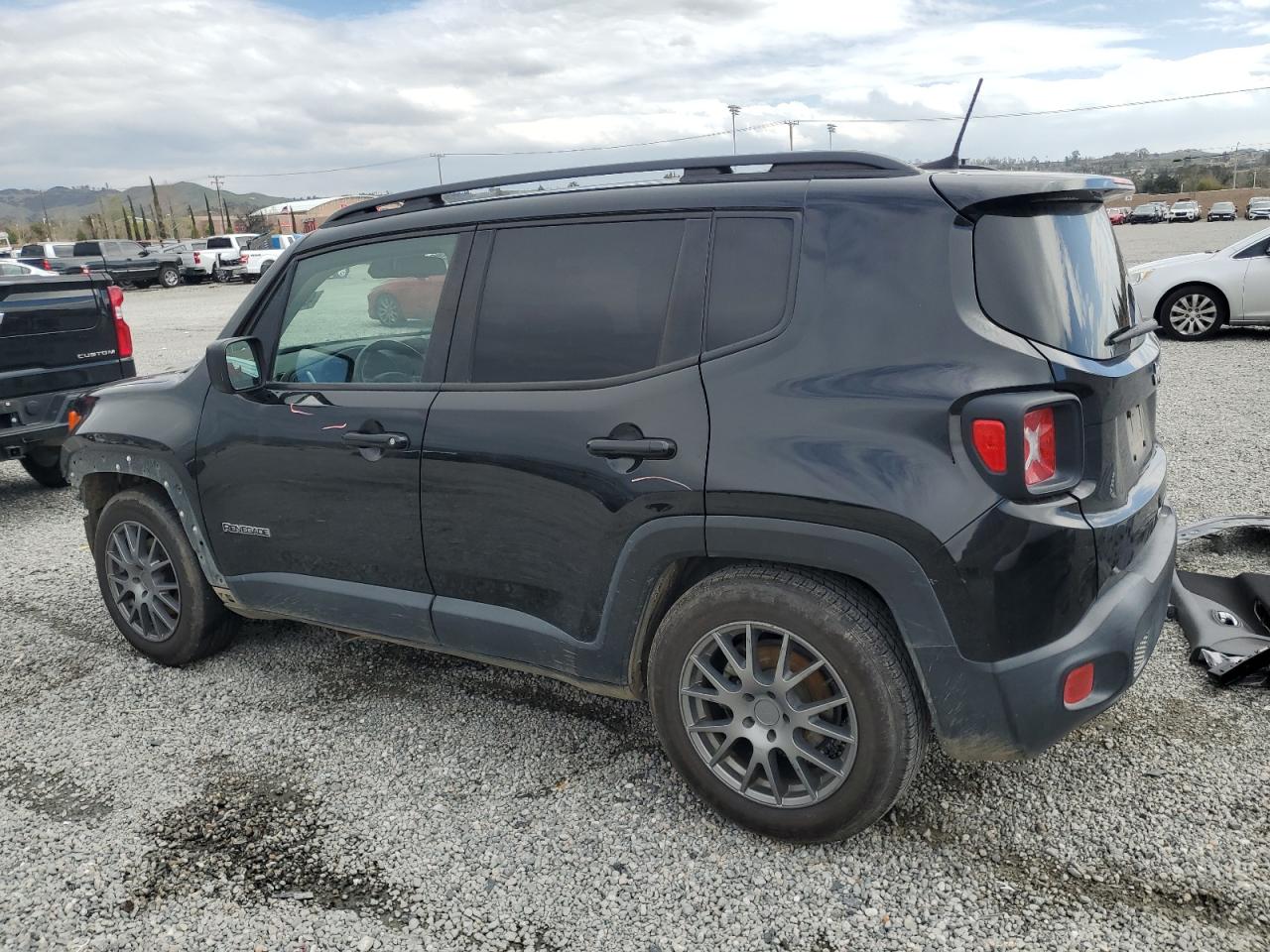 2018 Jeep Renegade - Image 2