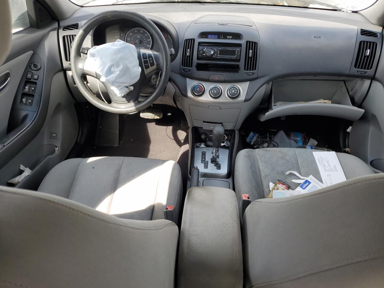 2010 Hyundai Elantra - Image 8