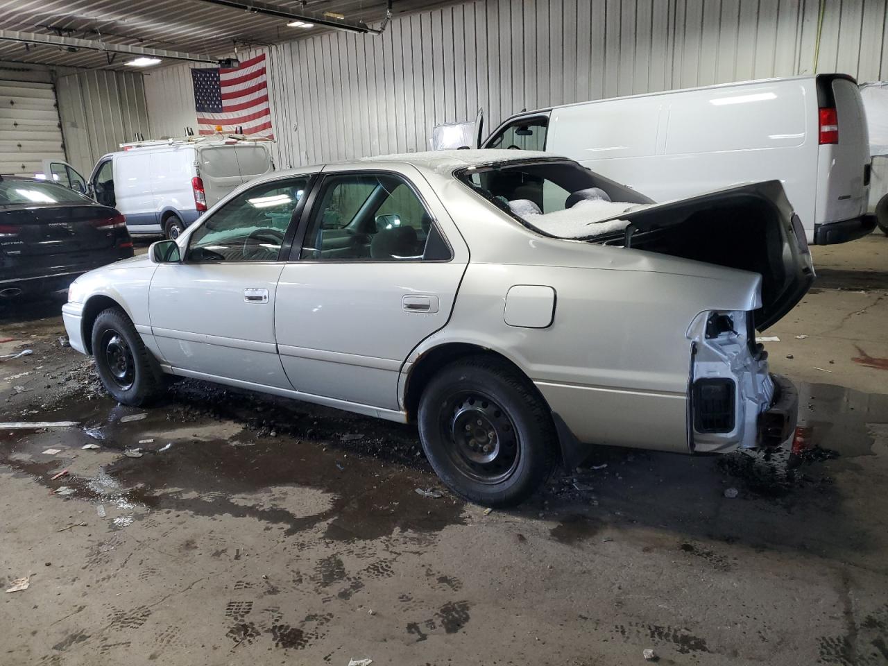 2000 Toyota Camry - Image 2