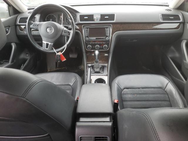  VOLKSWAGEN PASSAT 2015 Серебристый