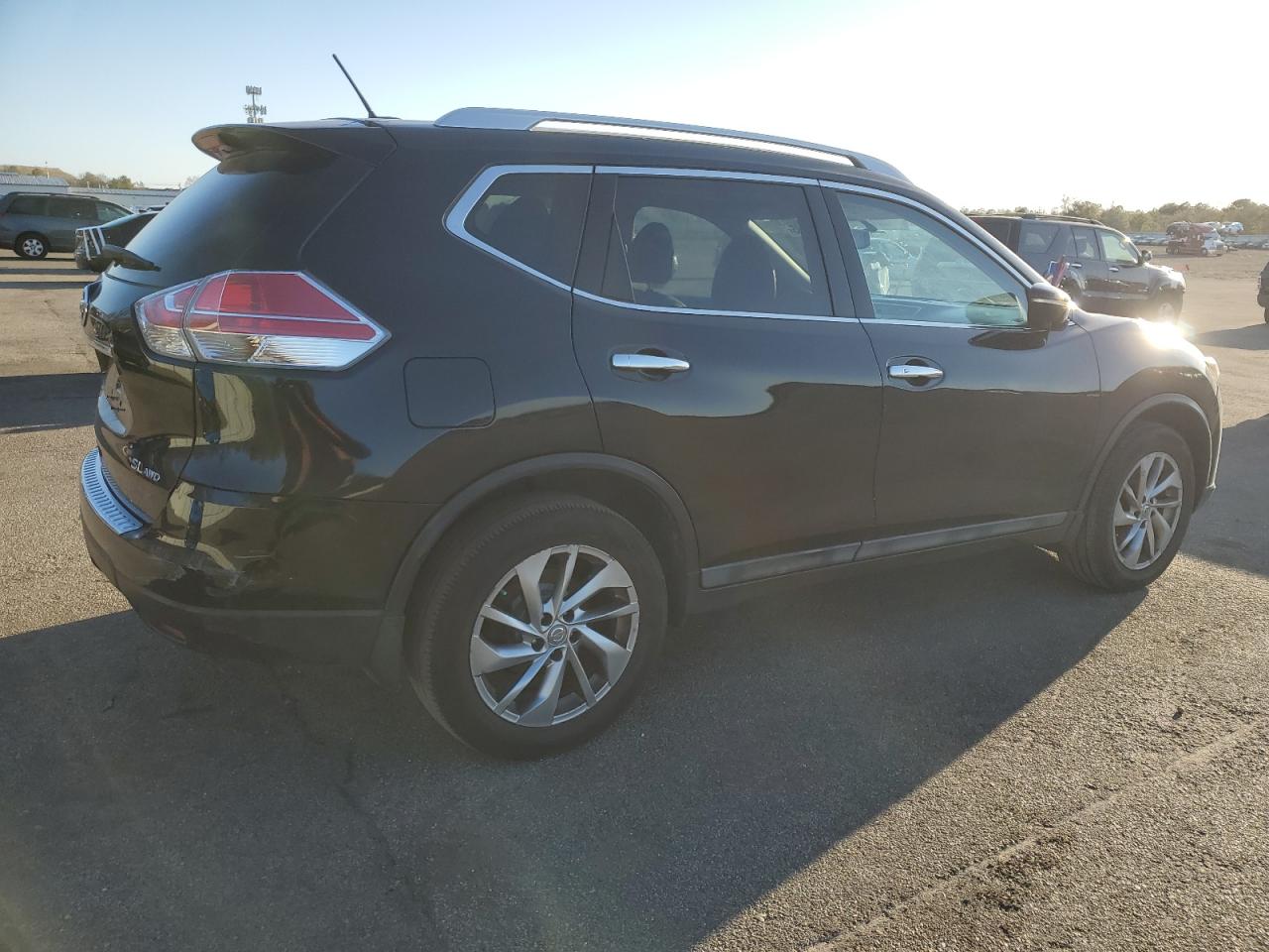 2015 Nissan Rogue - Image 3