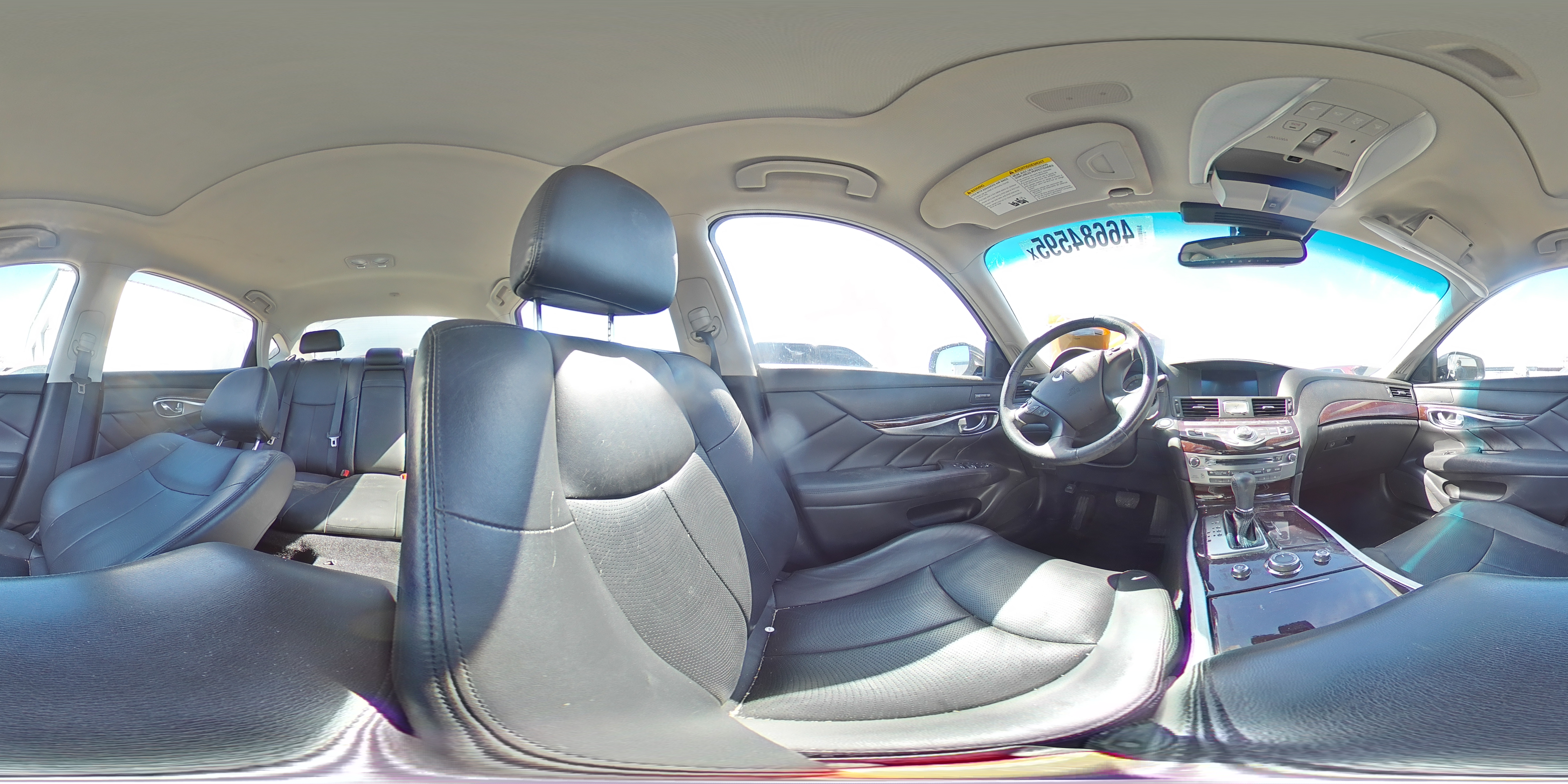 2019 Infiniti Q70 - Image 15